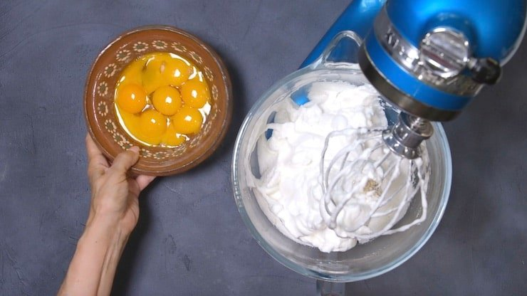 claras de ovo para receita chilena rellenos em batedeira elétrica