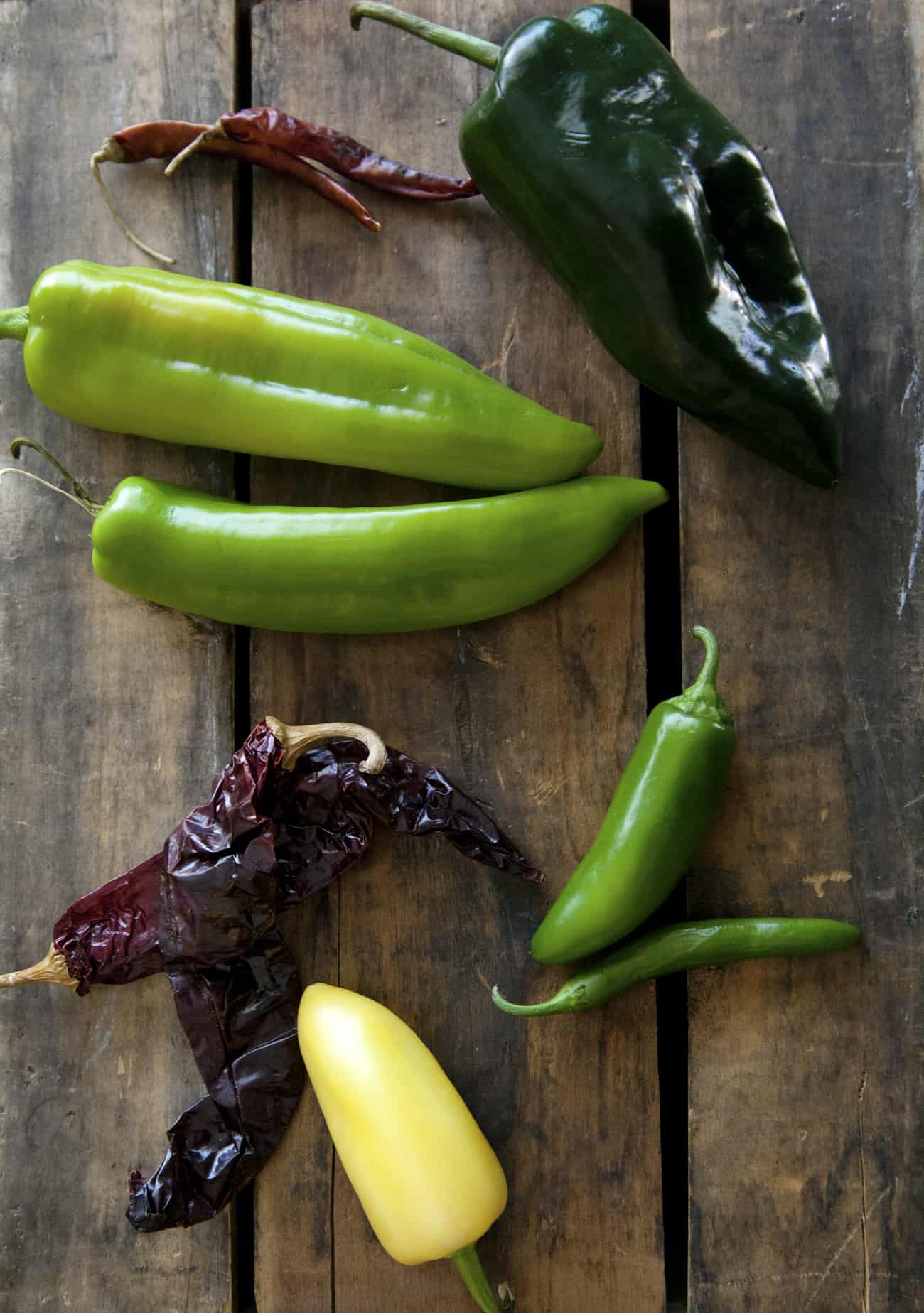 diferentes tipos de pimentas chilenas mexicanas