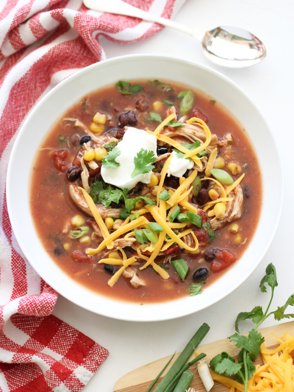 Sopa de Frango com Enchilada Slow Cooker #recipe no foodiecrush.com