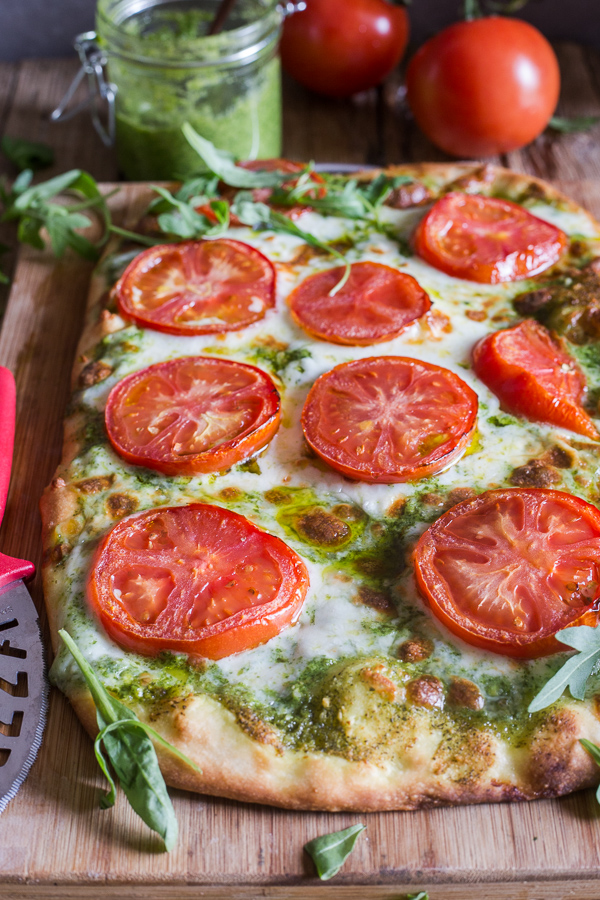 Pizza Pesto com Tomate Fresco & Mozzarella