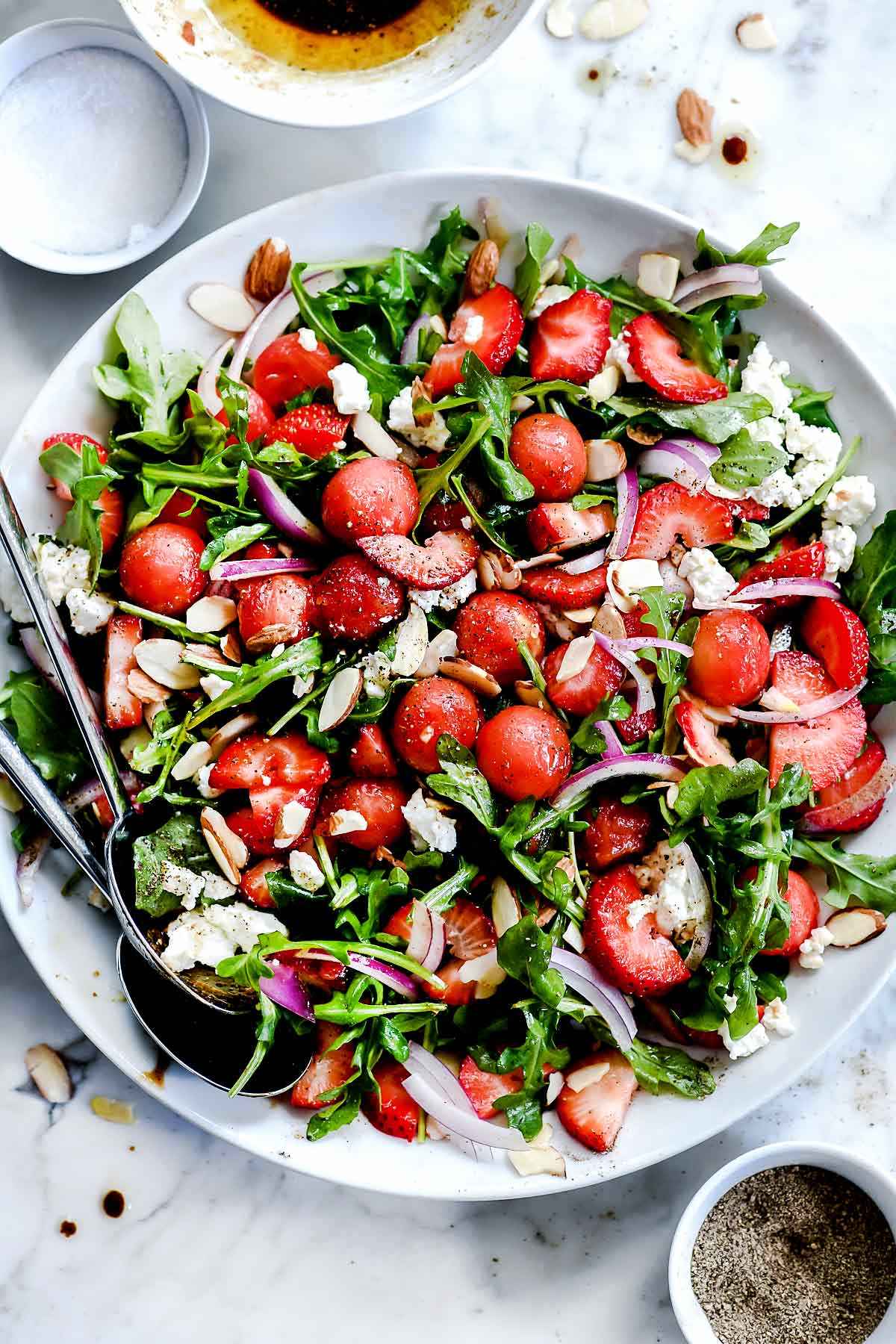 Salada de Morango e Melancia Arugula com Molho Balsâmico #foodiecrush.com #salad #salad #strawberry #arugula #arugula #spring #feta
