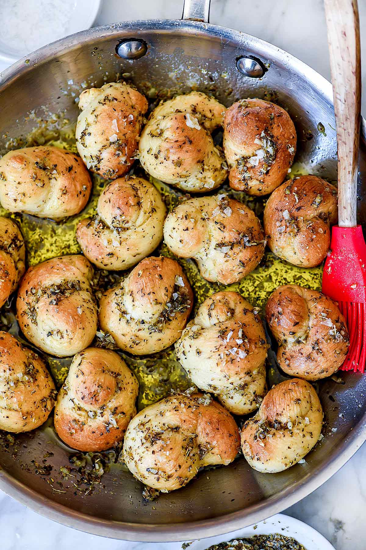 Killer Garlic Knots Receita | foodiecrush.com #arlicho #nós #recipes