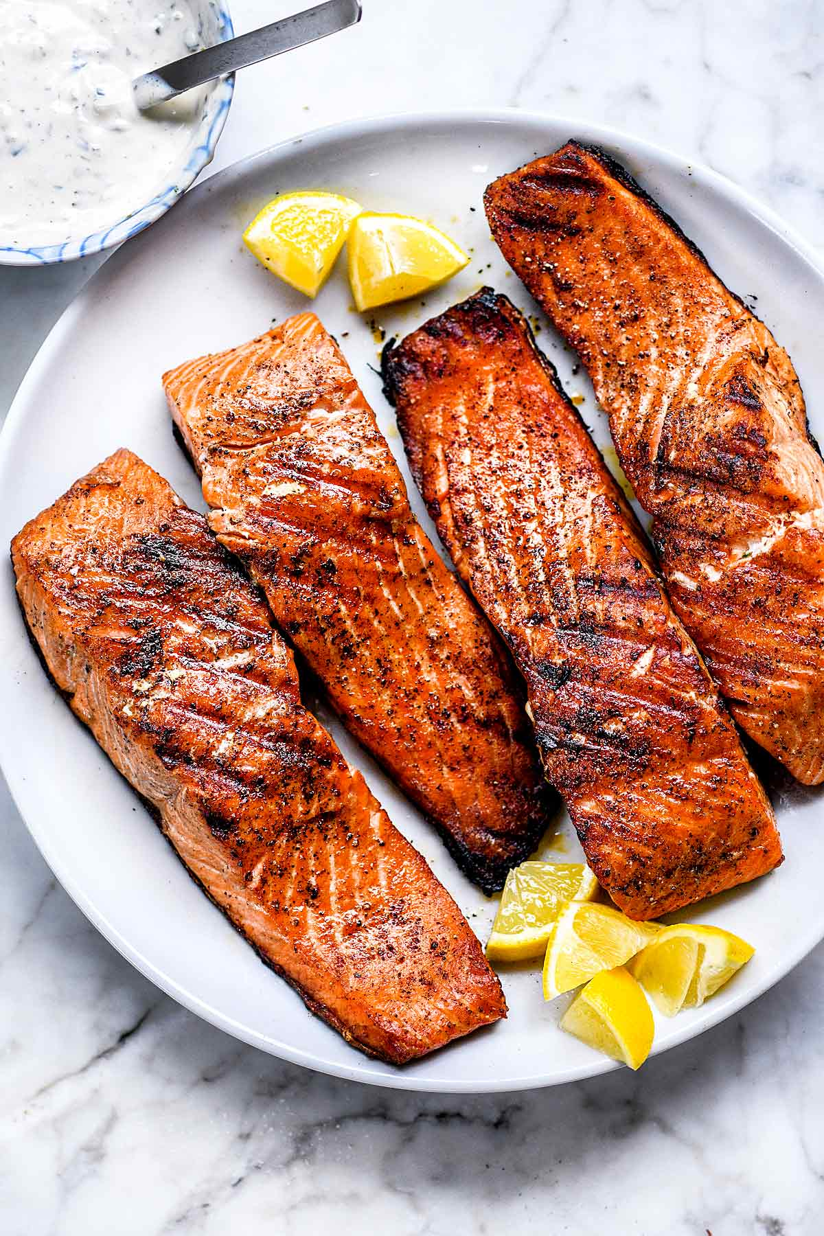 O Melhor Salmão Grelhado | foodiecrush.com #salmon #recipes #recipes #grilled