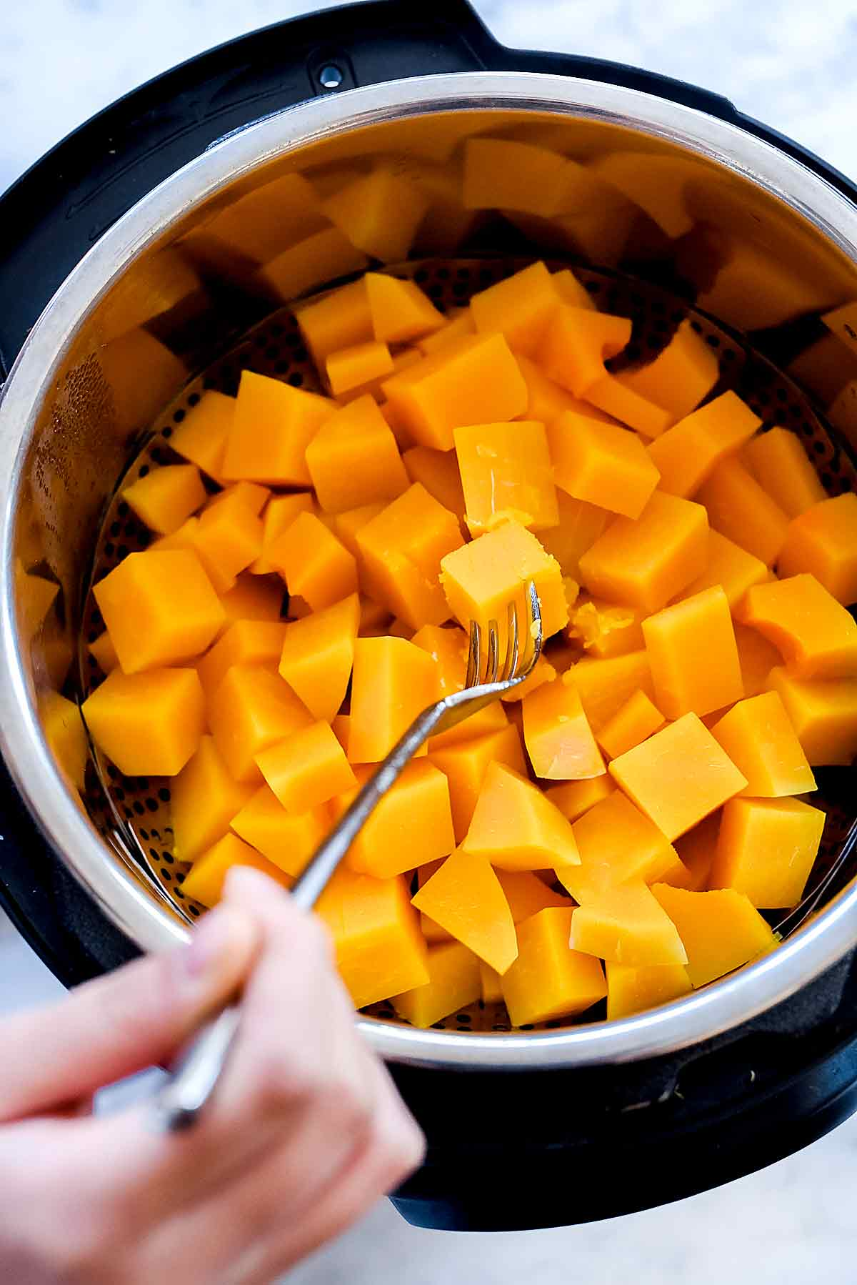 Como Cozinhar Butternut Squash Instantâneo | foodiecrush.com | #butternut #squash #instantpot #pressurecooking #soup #recipes