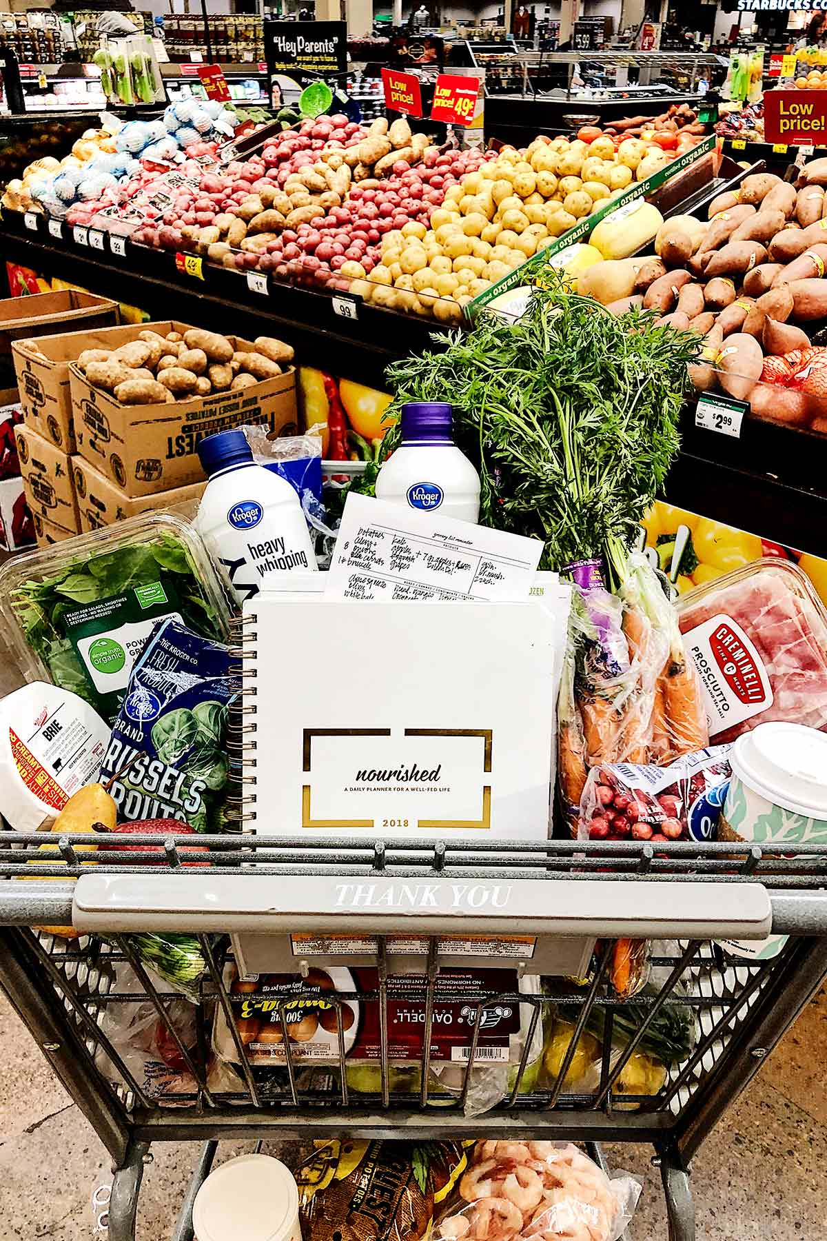 10 maneiras de desperdiçar menos e economizar dinheiro na mercearia | foodiecrush.com #savemoney #grocerias #shopping #budget