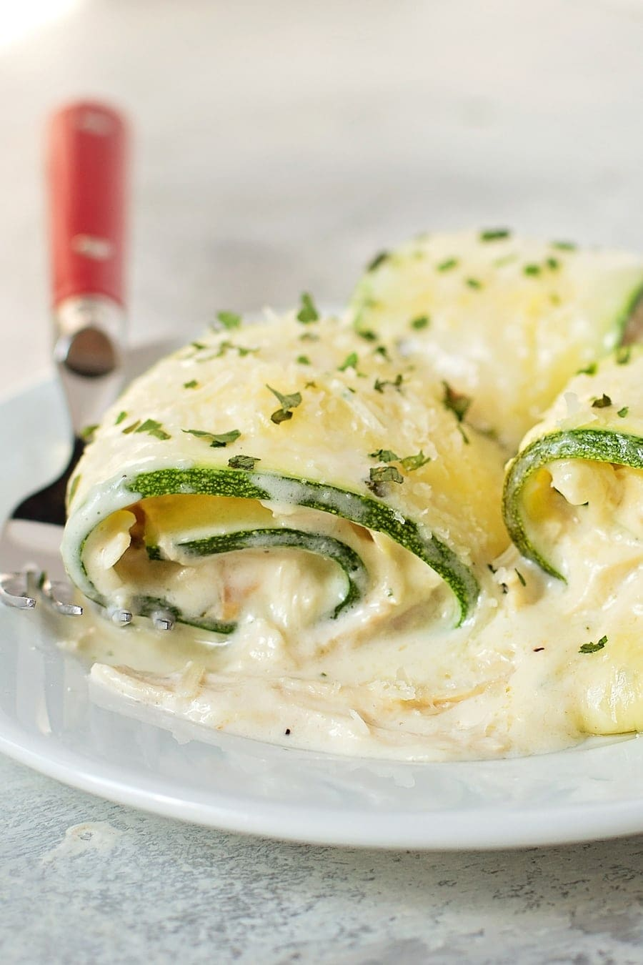 Frango Alfredo Zucchini Roll Ups