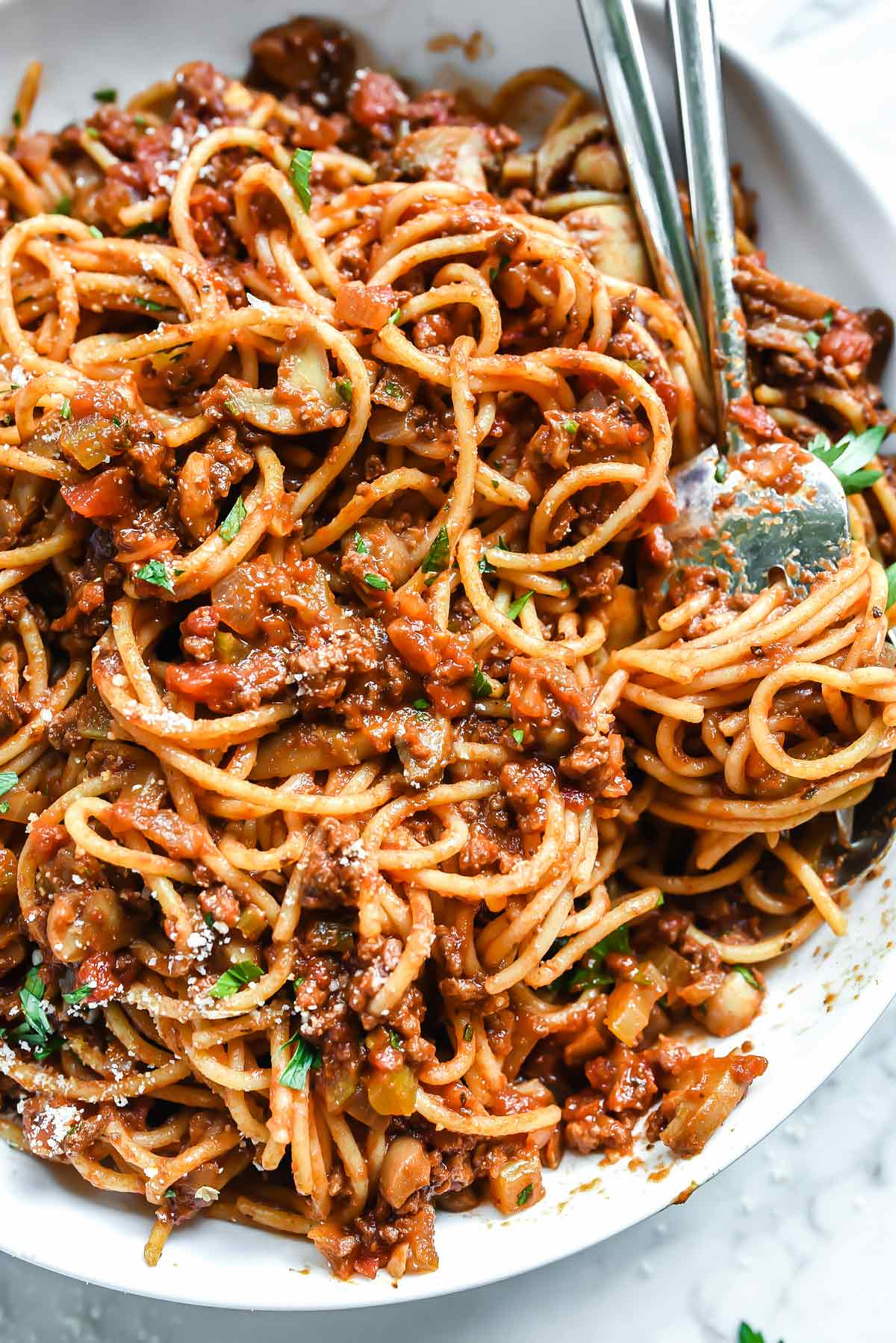 My Mom's Easy Homemade Spaghetti and Meat Sauce | foodiecrush.com #spaghetti #carne #sauce #bolognese #pasta #rece