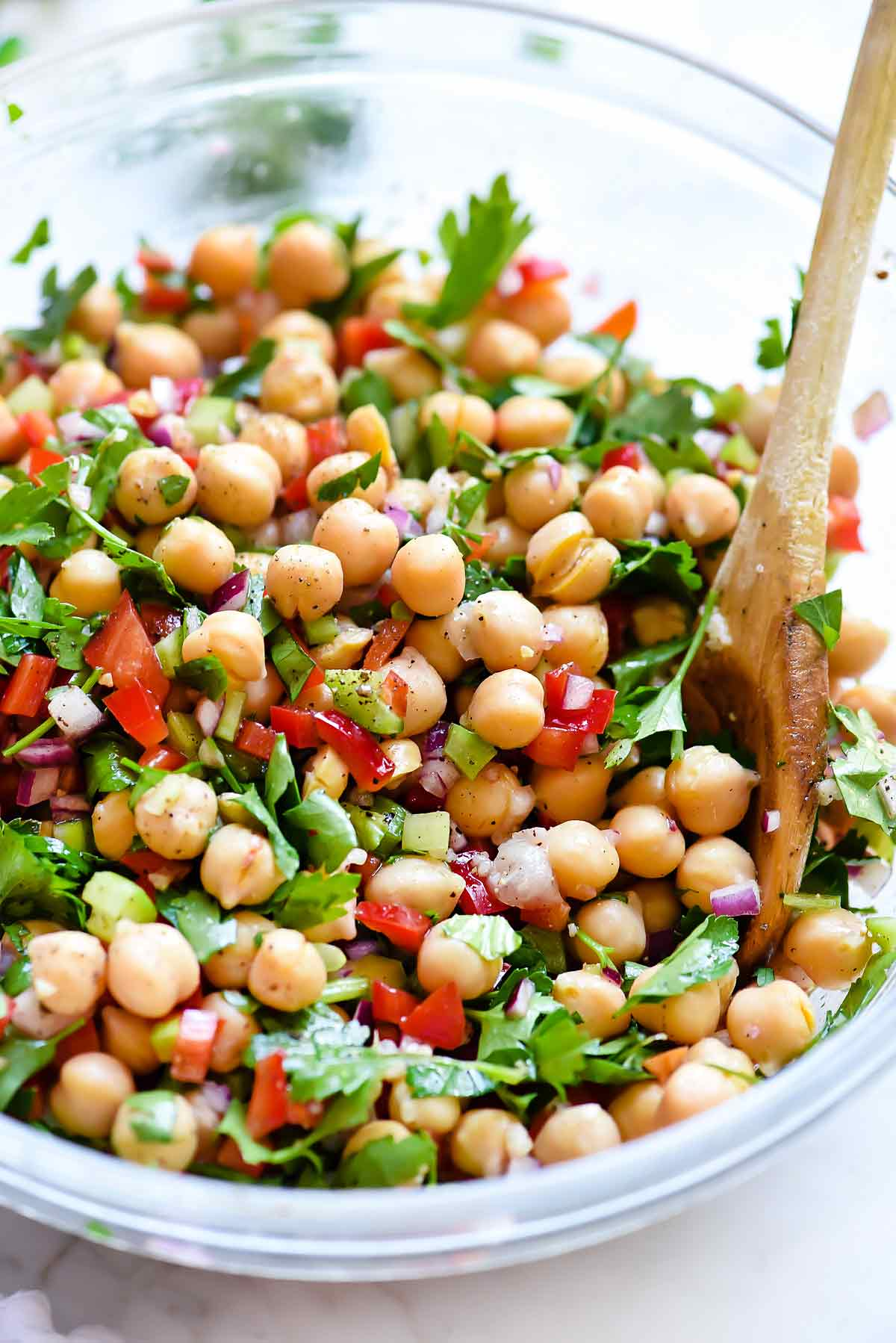 Salada Mediterrânica Herbácea ultrajante | foodiecrush.com