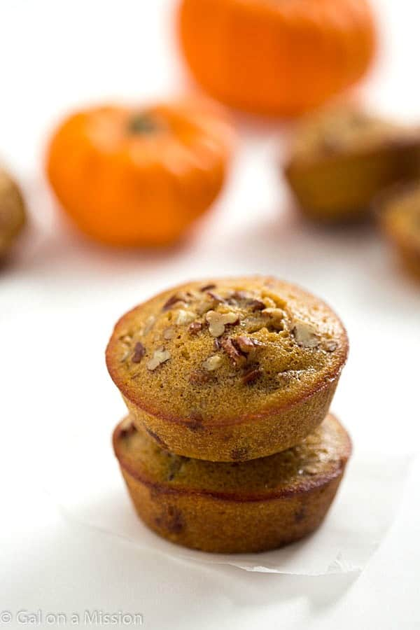 Muffins de Abóbora Pecan Pie - Como uma torta clássica de nozes pecan, mas ainda melhor!