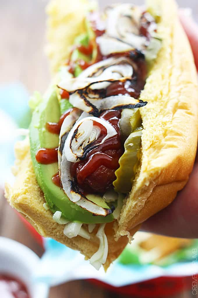 Melhor BBQ Hot Dogs com Abacate & Cebolas Grelhadas