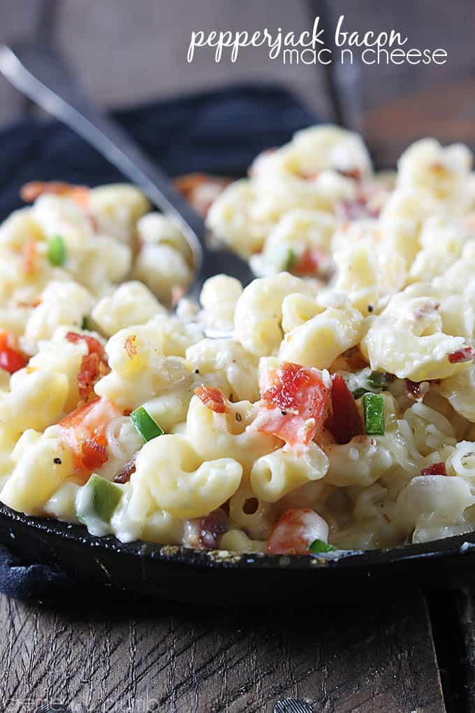 Pepperjack Bacon Mac n' Cheese | Creme de la Crumb