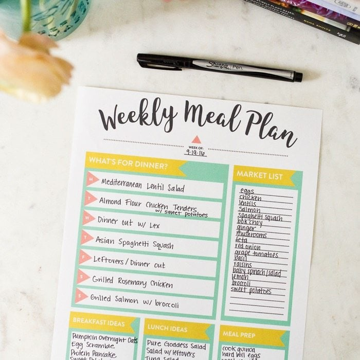 Plano de refeições semanal, folha imprimível com um marcador afiado.